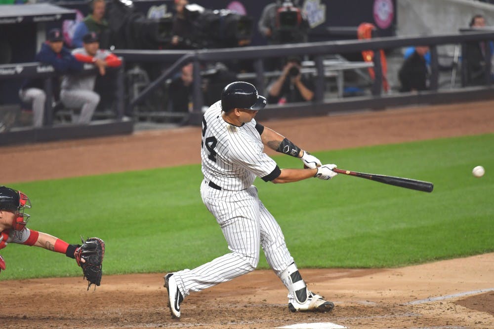 SPORTS_BBA-YANKEES-BOSOX-SIGNS_ZUM