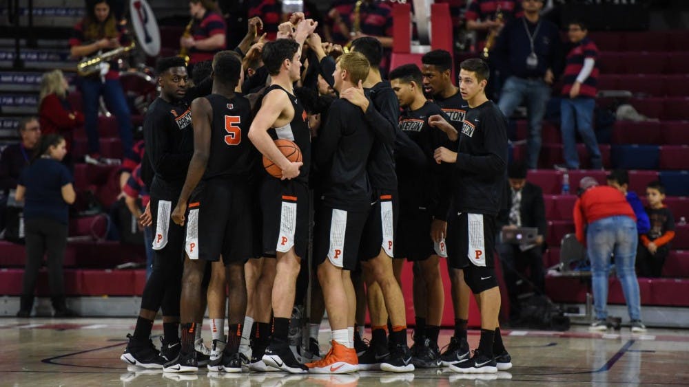 Men's Basketball Photo