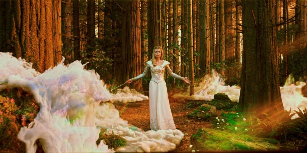 Michelle Williams shines as Glinda the Good Witch in the Sam Raimi-directed \"Oz the Great and Powerful.\"