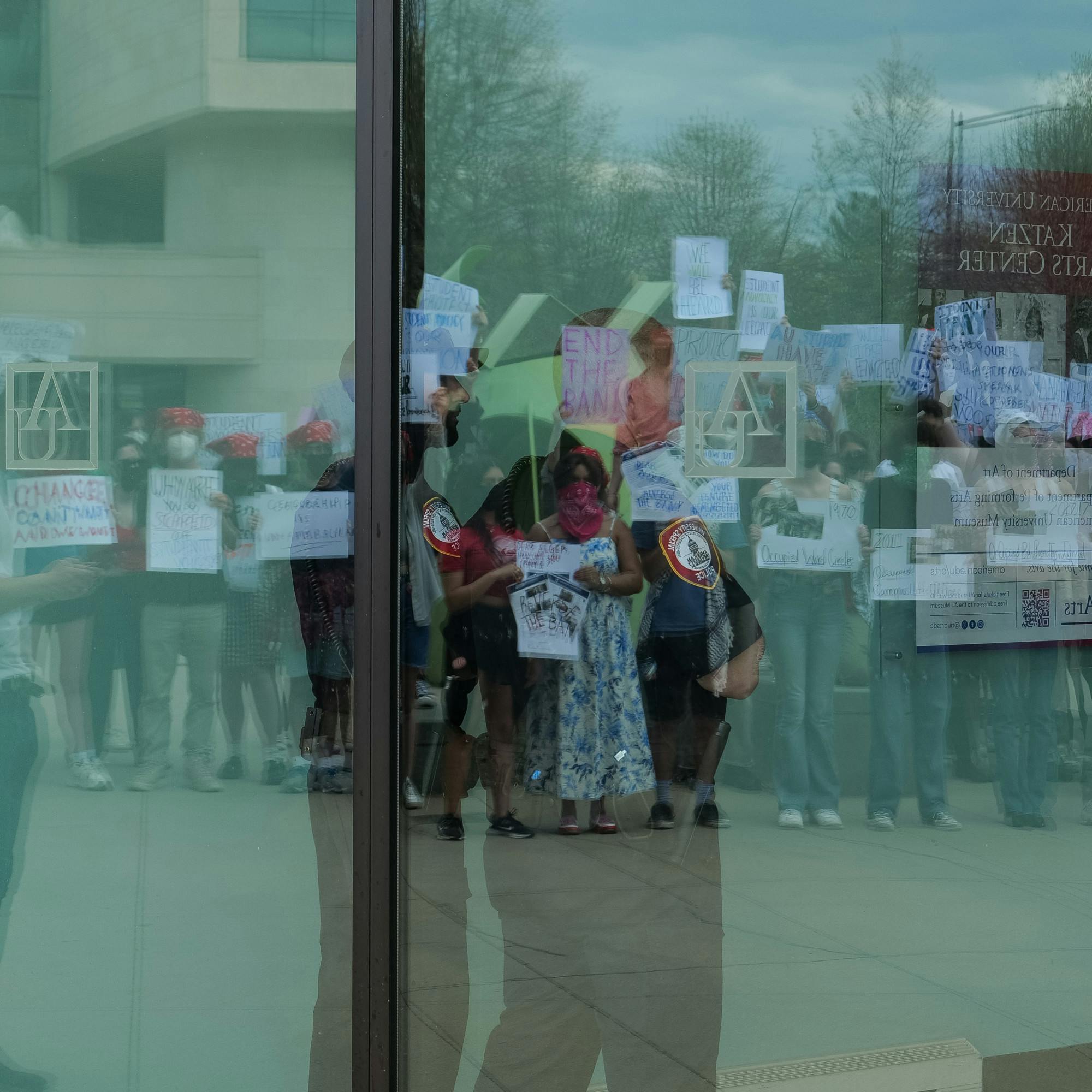 4/10 ausg silent protest - 13