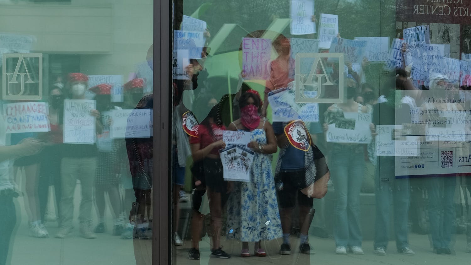 4/10 ausg silent protest - 13