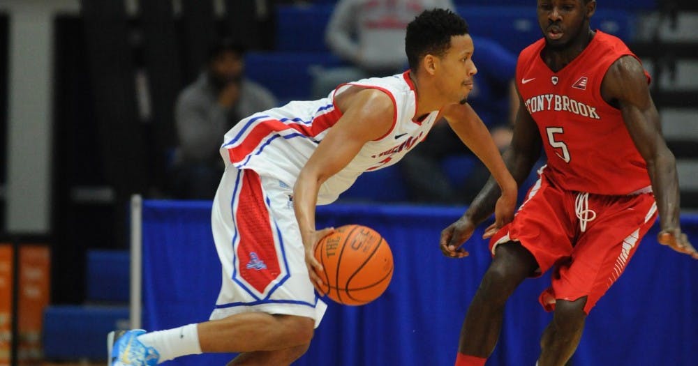 Freshman guard Delante Jones takes on Stony Brook last year. Photo courtesy of AU Athletics.&nbsp;