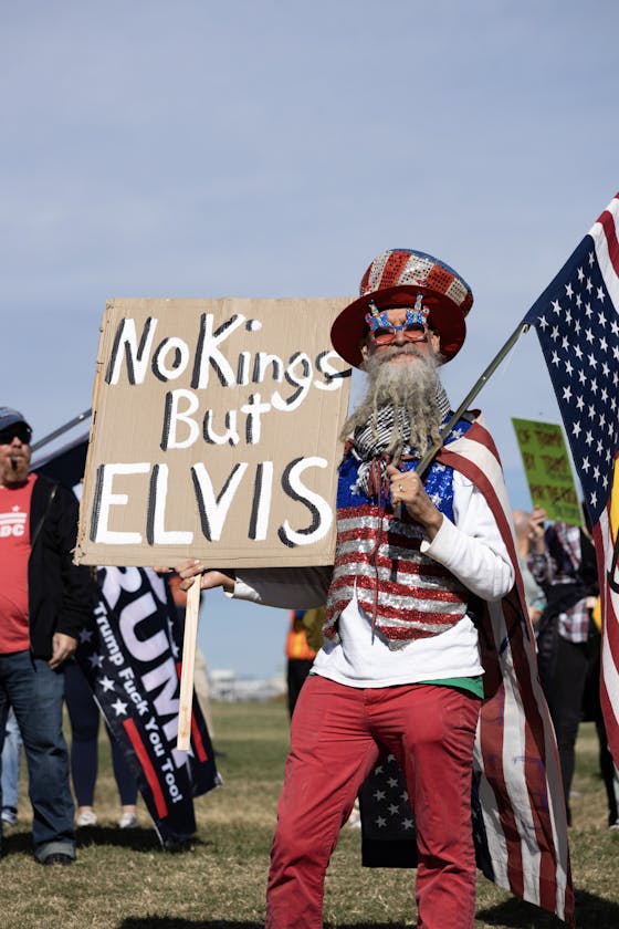 No_Kings_But_Elvis_Sign