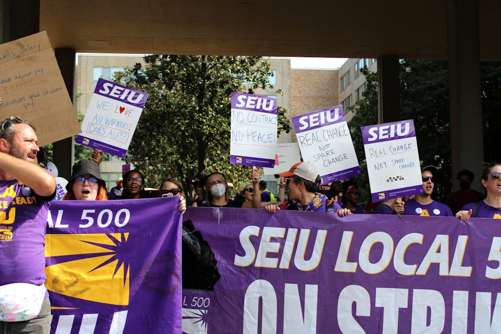 Following weeklong strike, University and Staff Union come to an agreement on contract