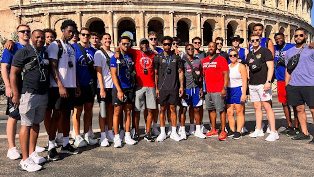Men's basketball makes strides on and off the court in Italy tour