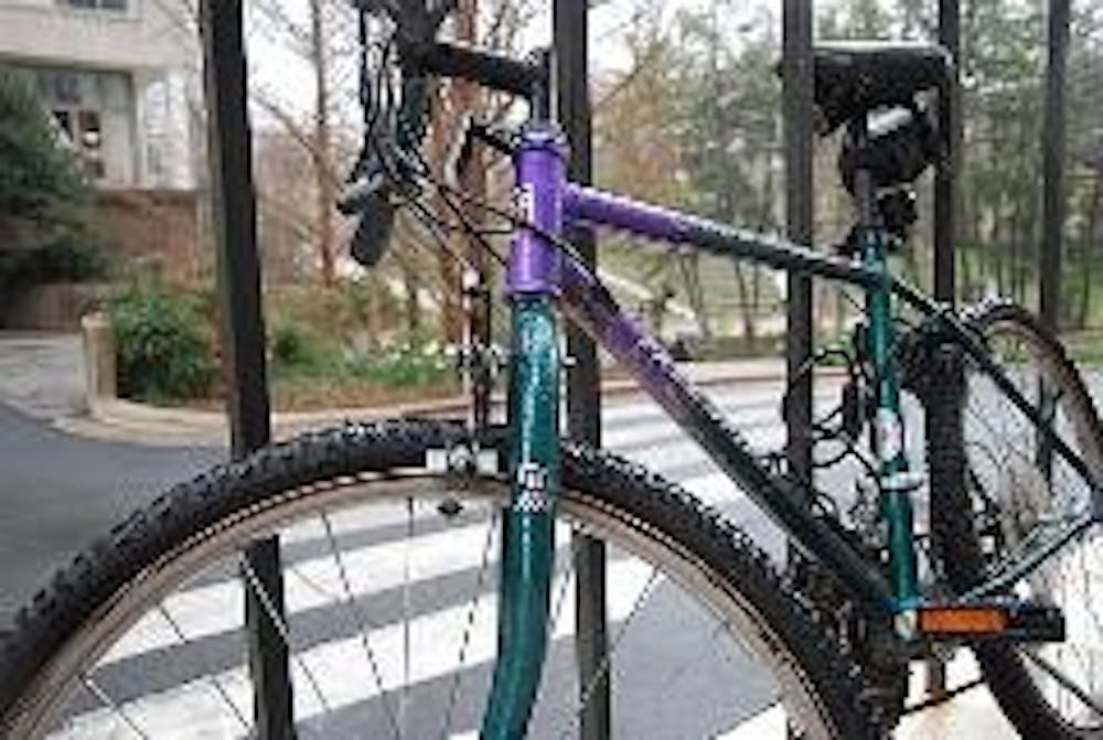 THIS IS NOT MY BIKE - But it could be you bike thieving son of a bitch. I couldn't find a picture of my old bike on Facebook because I NEVER FUCKIN' THOUGHT I WOULD NEED TO TAKE A PICTURE OF MY BIKE. Your incompetence makes me sick. Fuck you.