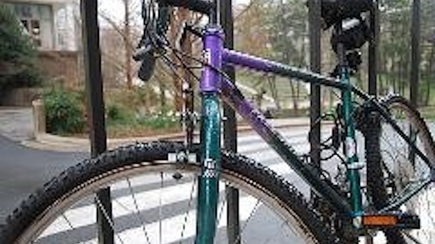 THIS IS NOT MY BIKE - But it could be you bike thieving son of a bitch. I couldn't find a picture of my old bike on Facebook because I NEVER FUCKIN' THOUGHT I WOULD NEED TO TAKE A PICTURE OF MY BIKE. Your incompetence makes me sick. Fuck you.