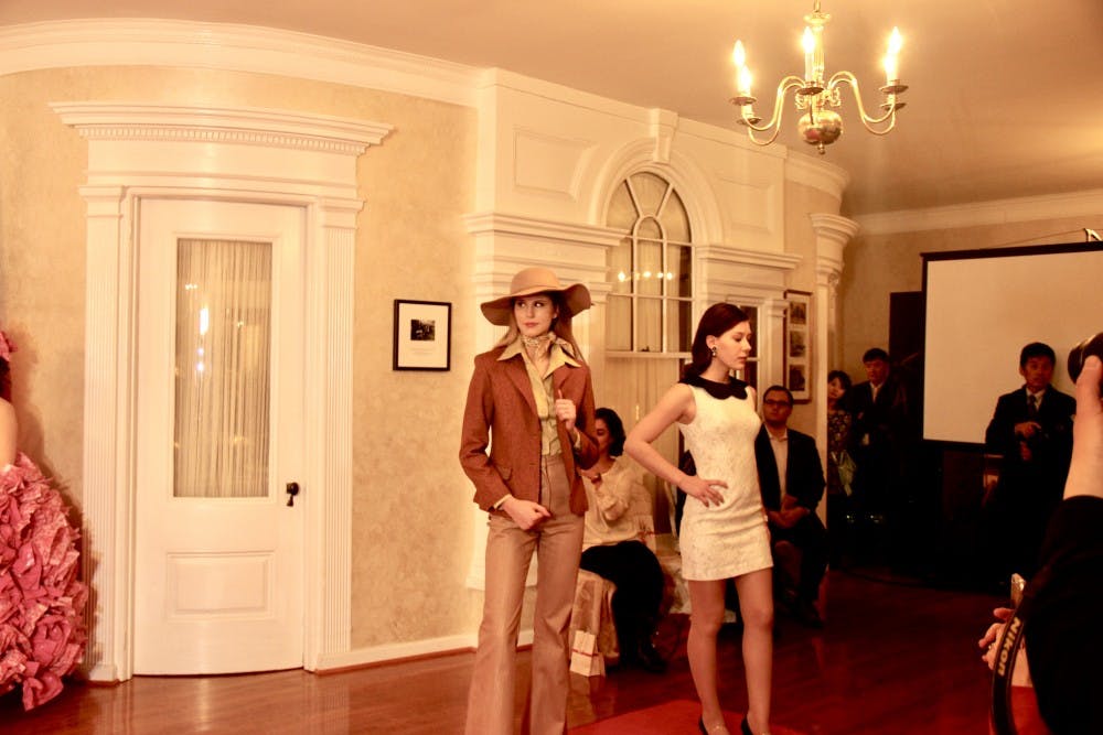 In the 1990s, Taiwanese women's fashion became deeply influenced by Western clothing.&nbsp;