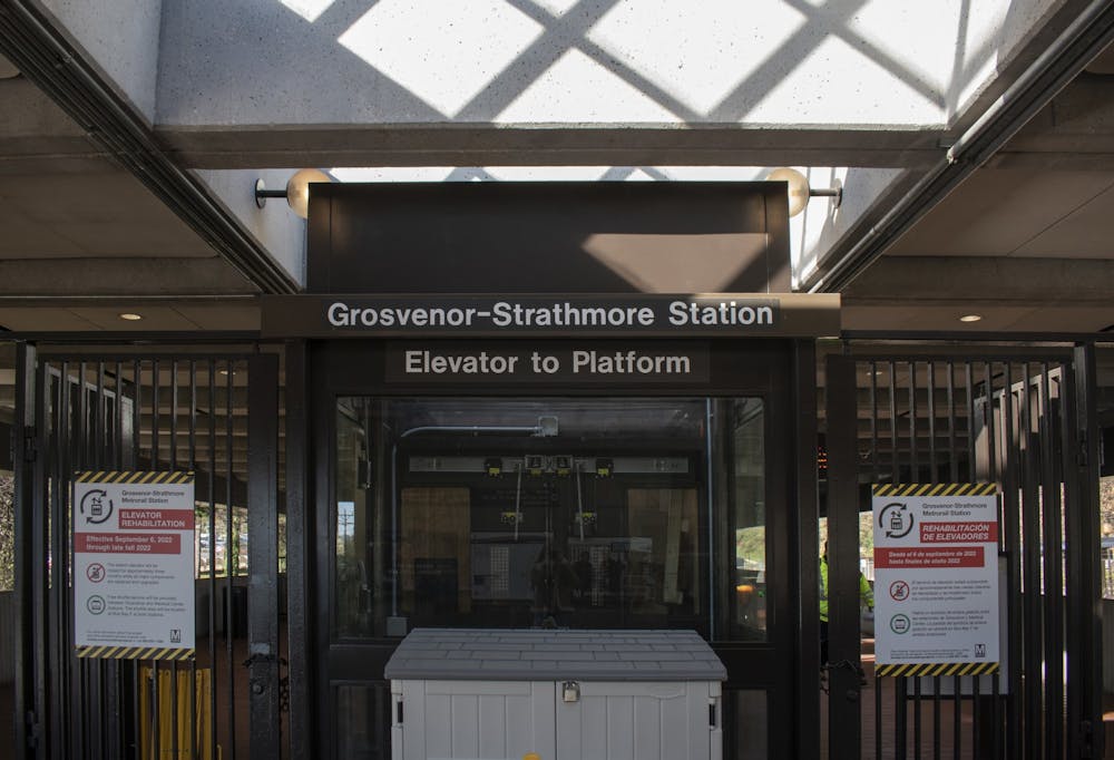  Graduate student petitions for WMATA to repair Grosvenor-Strathmore station elevator