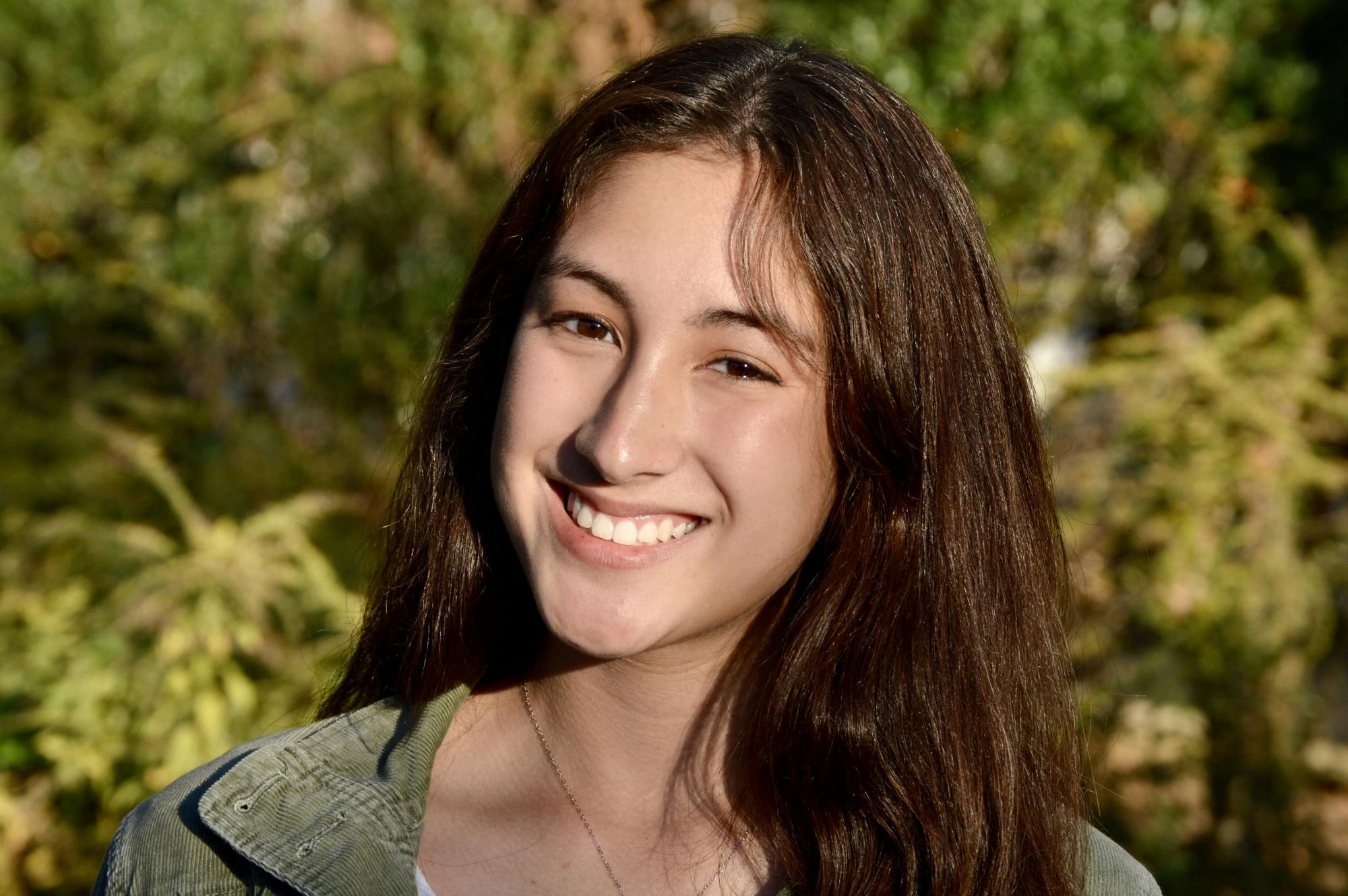 Mari Santos headshot