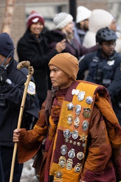 Monks_on_the_Move_Body_1