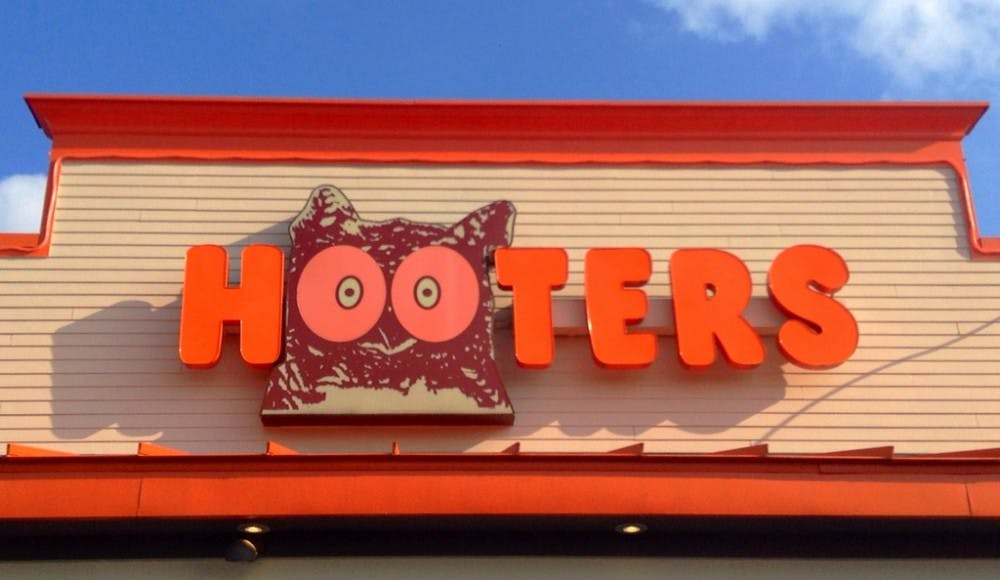 Hooters hosts “Shred Your Ex” event for Valentine’s Day