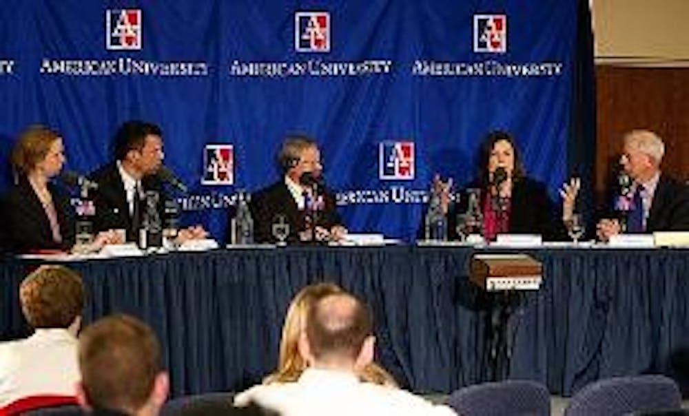 WAKING THE WATCHDOGS - Panelists discuss the diminishing coverage of the federal government by local sources. From left to right: Suzanne Struglinski, Mark Whitaker, Wendell Cochran, Melinda Wittstock and Tyler Marshall. The speakers later answered studen