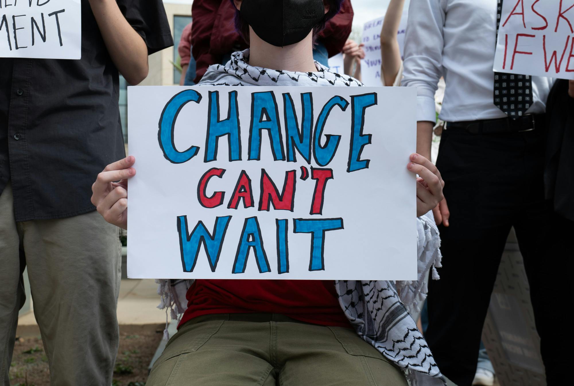 4/10 ausg silent protest - 14