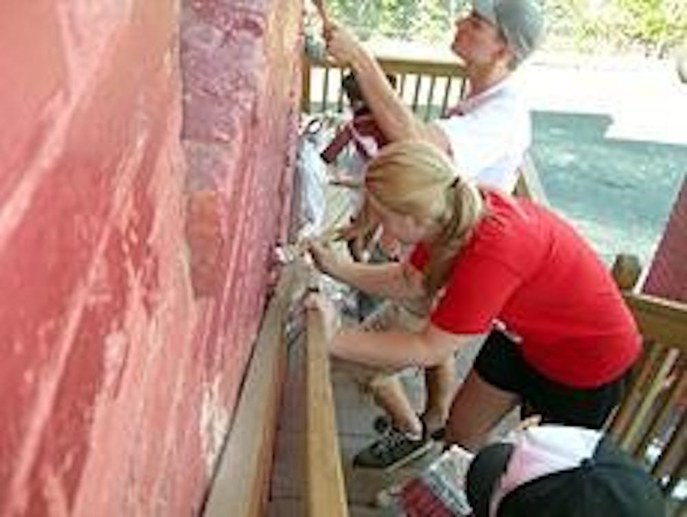 Freshmen volunteered at the Emergence Community Arts Collective.  