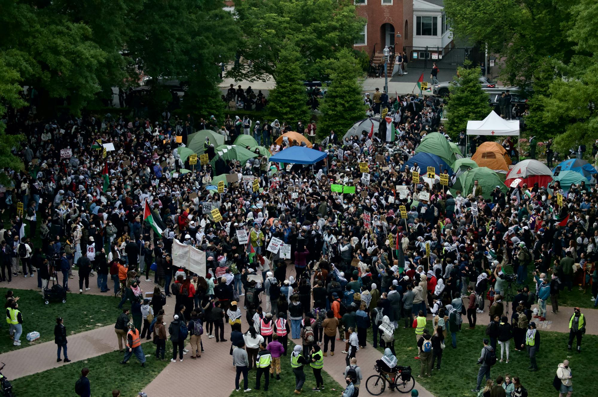 post 7 pm encampment pic