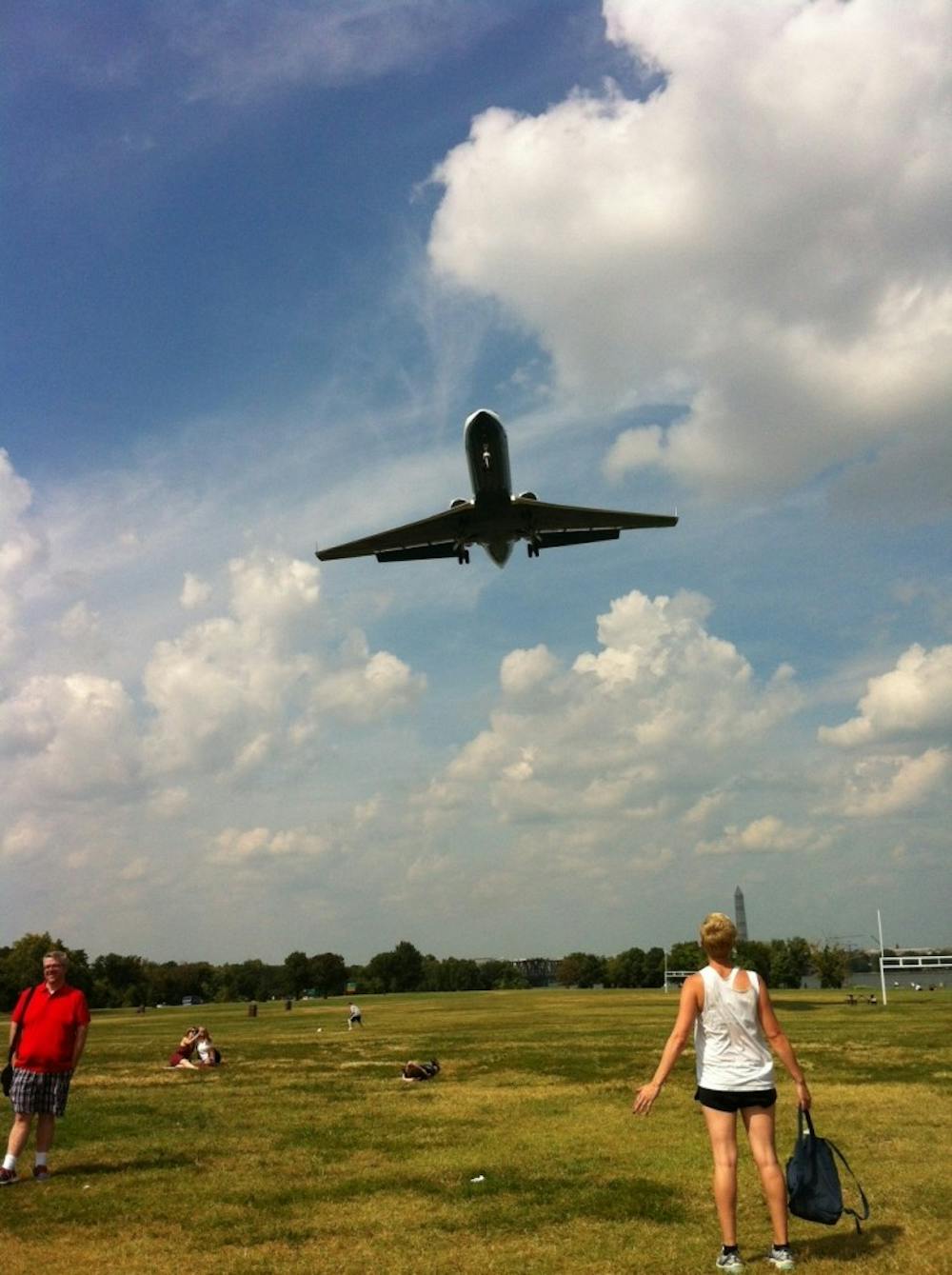 	Local residents picnic and watch planes fly above at Gravelly Point Park.