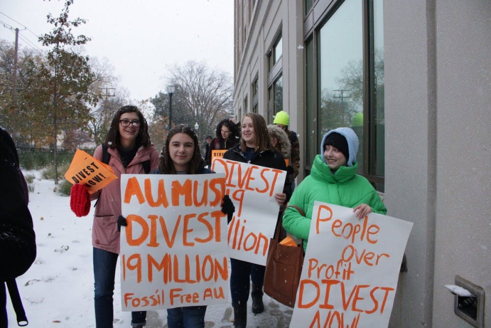 Fossil Free AU escalates efforts to convince university to divest from fossil fuel industry