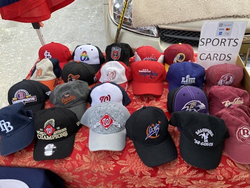 fleamarket_hats.jpeg