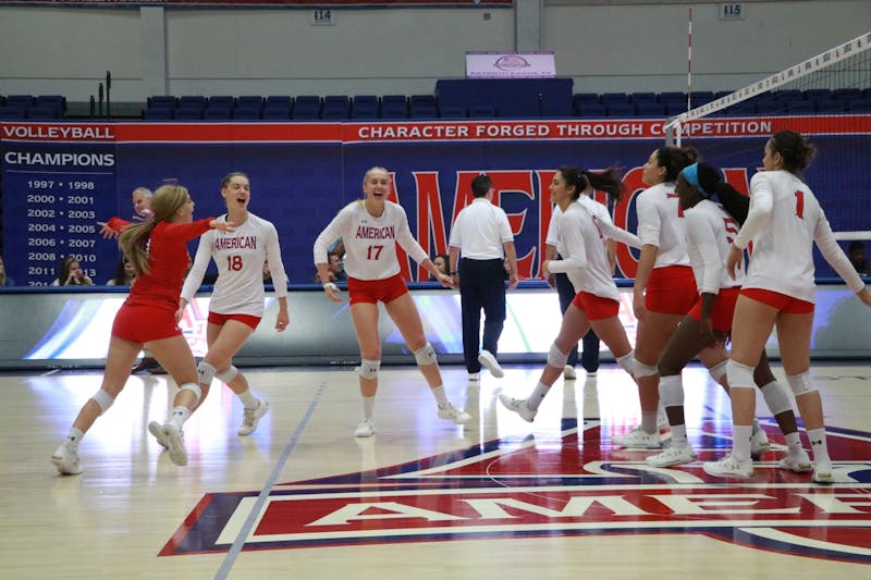 Largay breaks record as volleyball records 10th straight win The Eagle