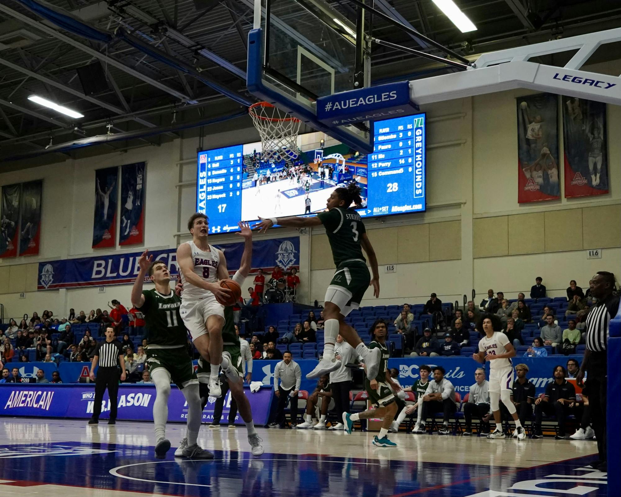 bball v loyola 2/7 pic