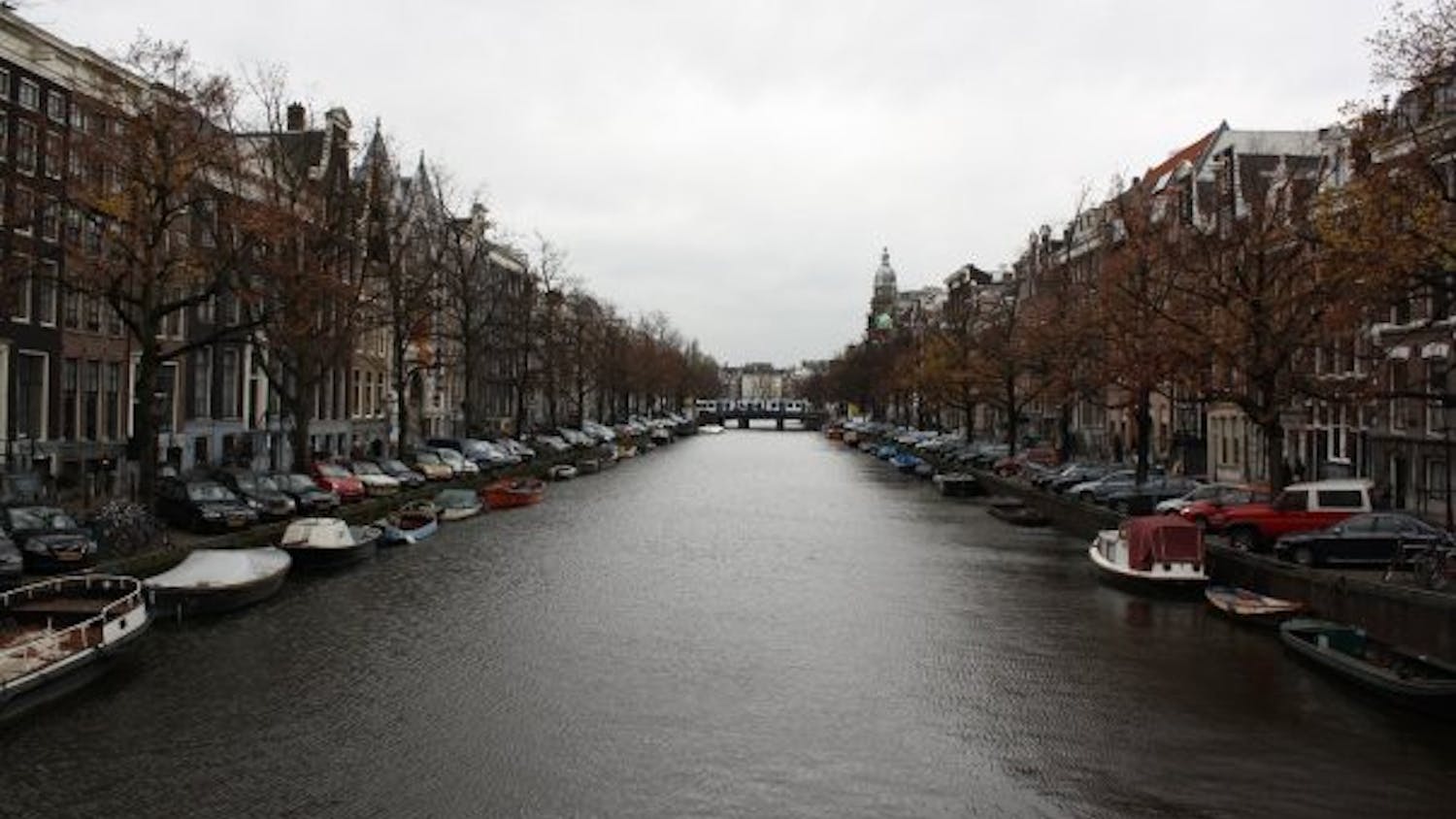 COMING HOME — As abroad students start contemplating their return, having new experiences seem more urgent than ever. But for many, the missed opportunities are only a reason to go back.