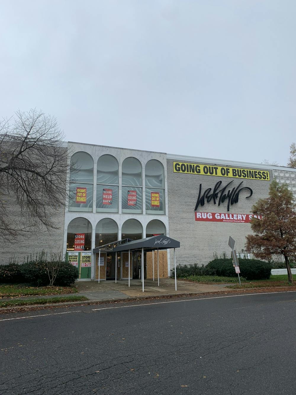Friendship Heights commercial district struggling to stay afloat