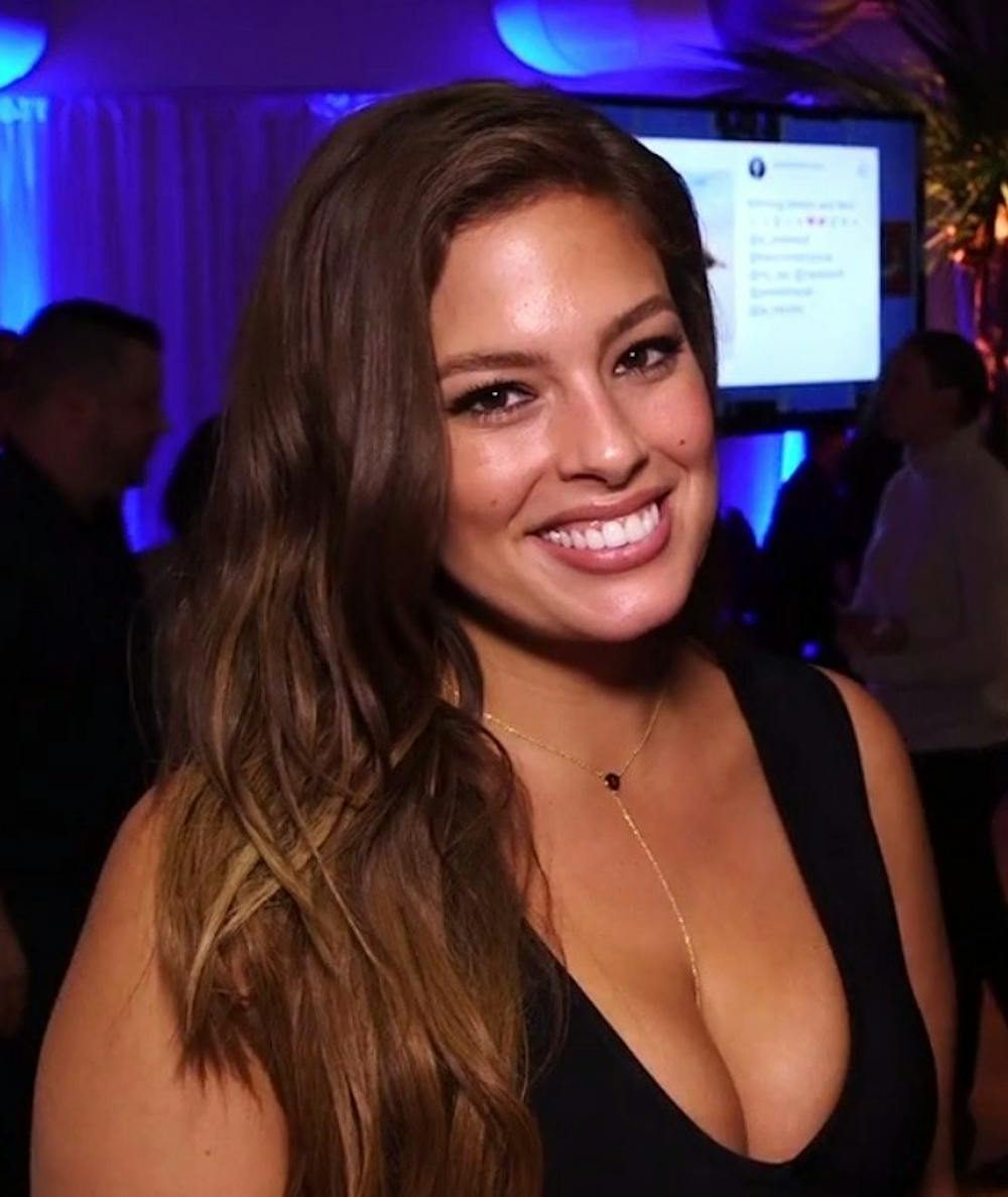 PICS] Ashley Graham's Fashion Show At NYFW Features Plus-Sized