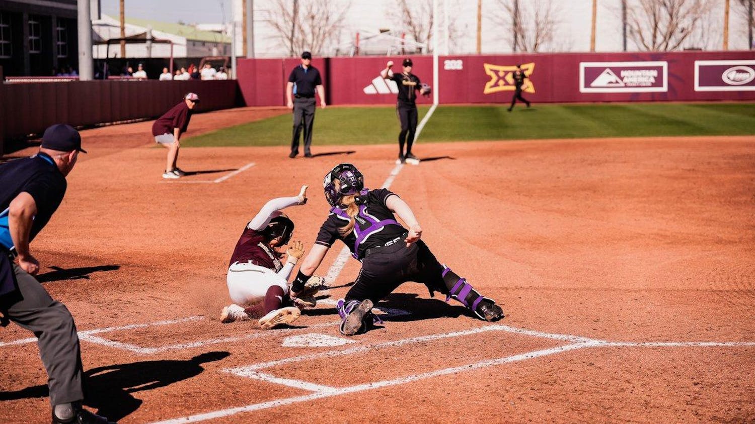 (Photo/NU Softball)