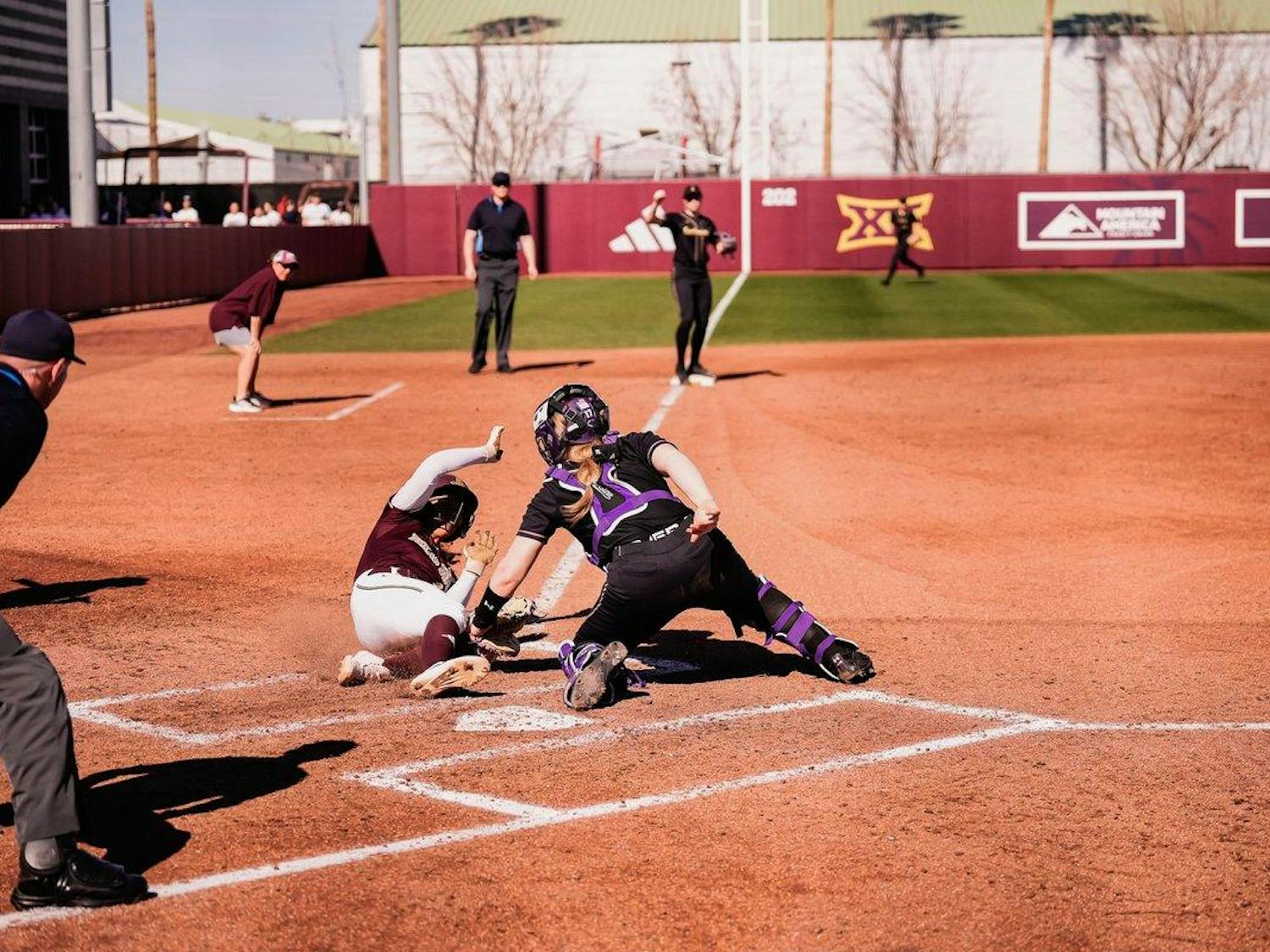 (Photo/NU Softball)