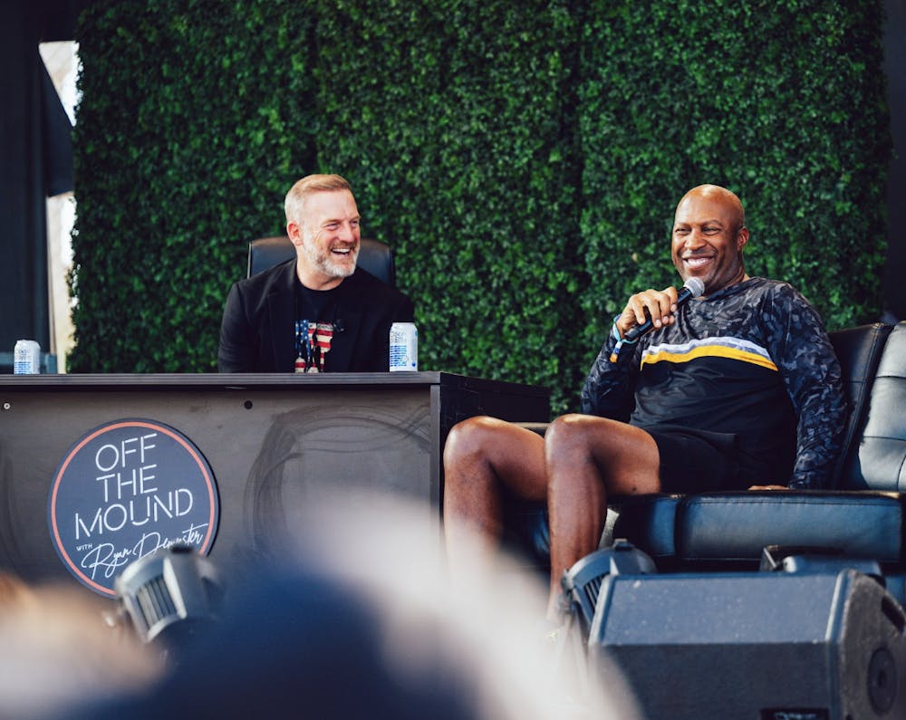 Ryan Dempster and MLB legend Jermaine Dye share a laugh during the “Off the Mound” segment at Extra Innings Festival. (Photo courtesy of Charles Reagan/Extra Innings Festival)