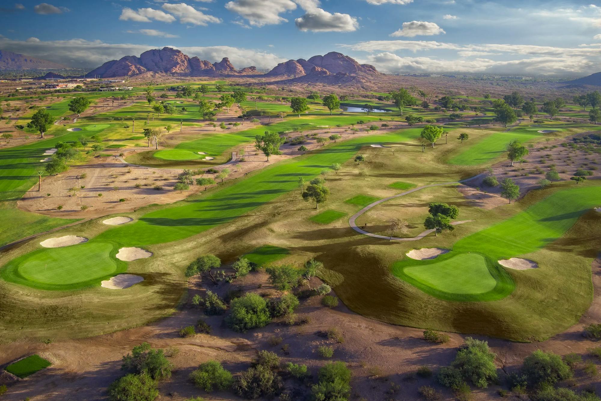 Credit / Papago Golf Club 