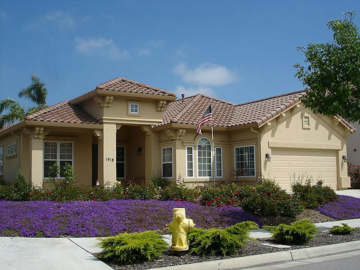 Ranch_style_home_in_Salinas,_California.jpeg