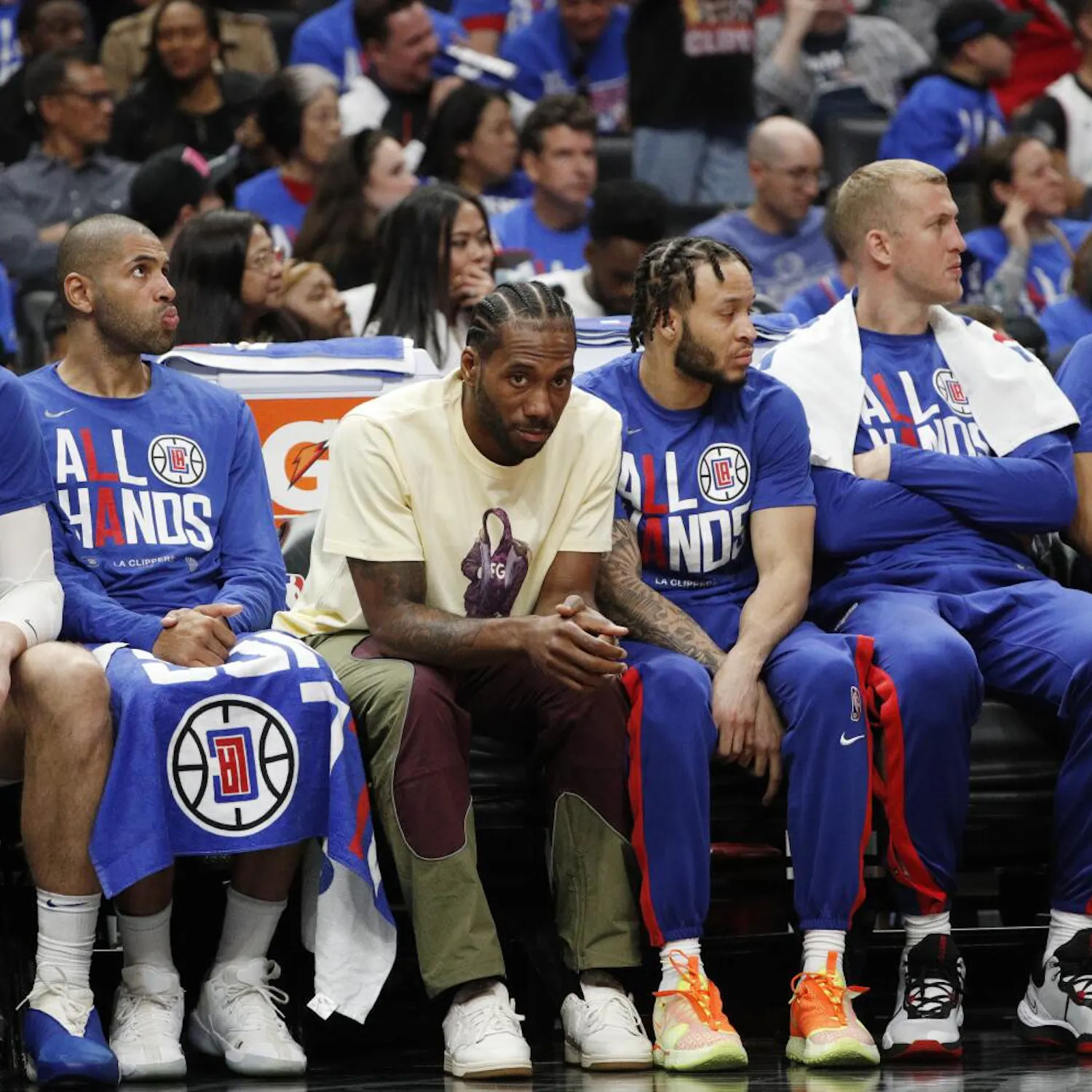 182469-sp-clippers-suns-game-3-53-gmf.jpg