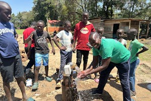 260915-SciTech-clean-water-in-kenya.png