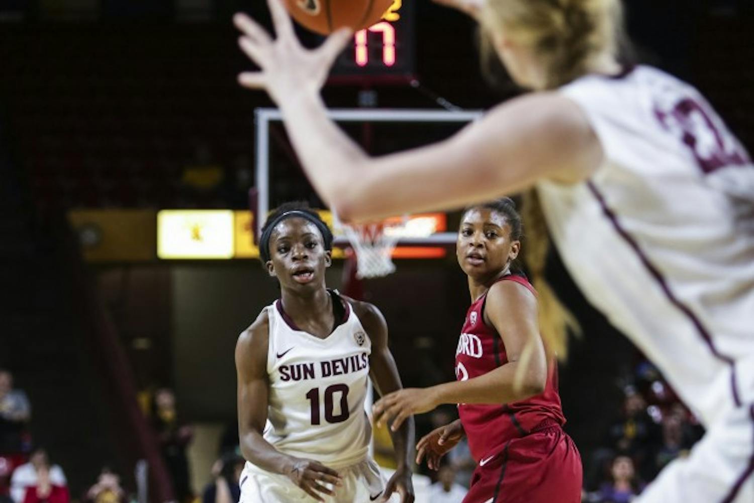Hoops’ upset: ASU senior forward Becca Tobin goes up against WSU redshirt freshman guard Ireti Amojo during the Sun Devils’ 70-65 loss on Thursday. Mistakes ultimately doomed the Sun Devils, who trailed for the vast majority of the game. (Photo courtesy of Beth Easterbrook)