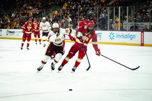 Haynie-251122-Sports-Hockey-Denver-06.jpg