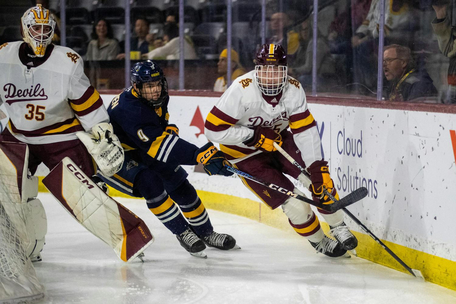 Sports-asu-hockey-bad-beat.jpg