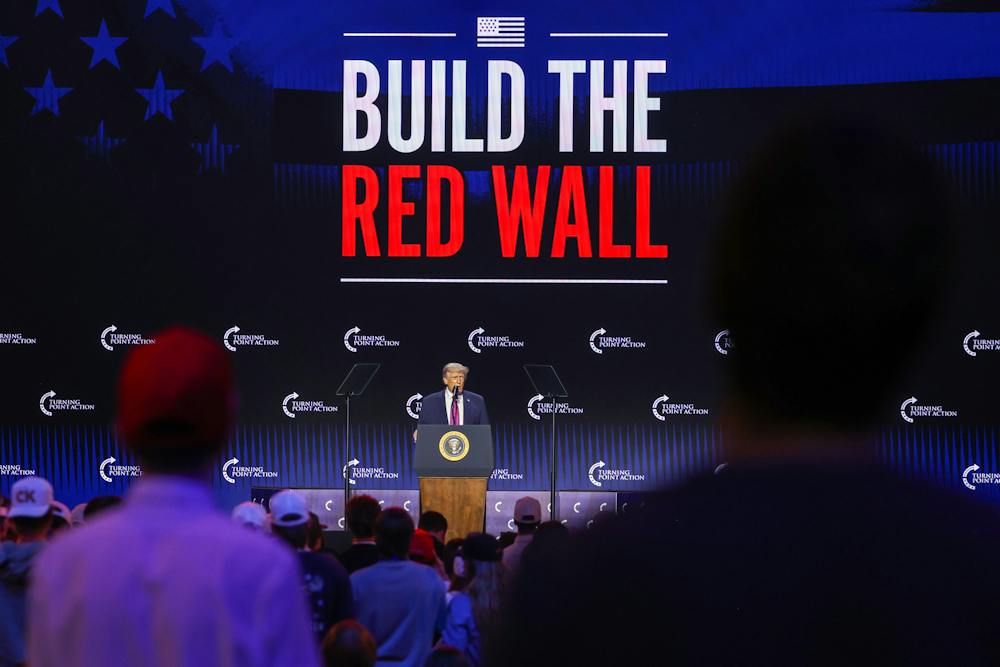 President Trump speaks at rally in Phoenix, looking to build momentum ...