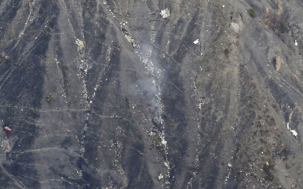 WORLD NEWS FRANCE-CRASH 6 ZUM