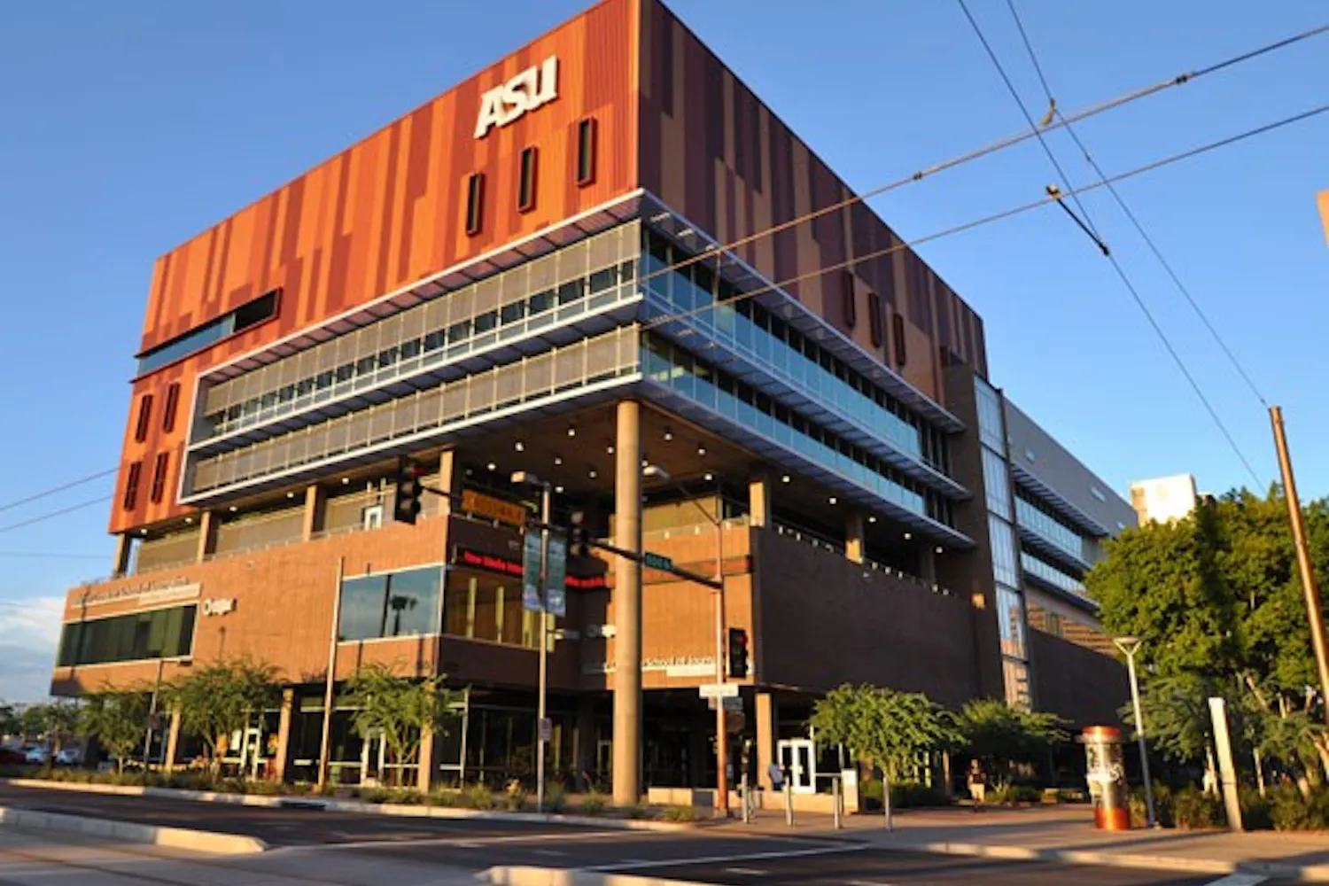 AZ FACT CHECK: The Walter Cronkite School of Journalism and Mass Communication has recently teamed up with the Arizona Republic and 12 News to create AZ Fact Check, which helps check facts about Arizona government candidates. (Photo by Aaron Lavinsky)