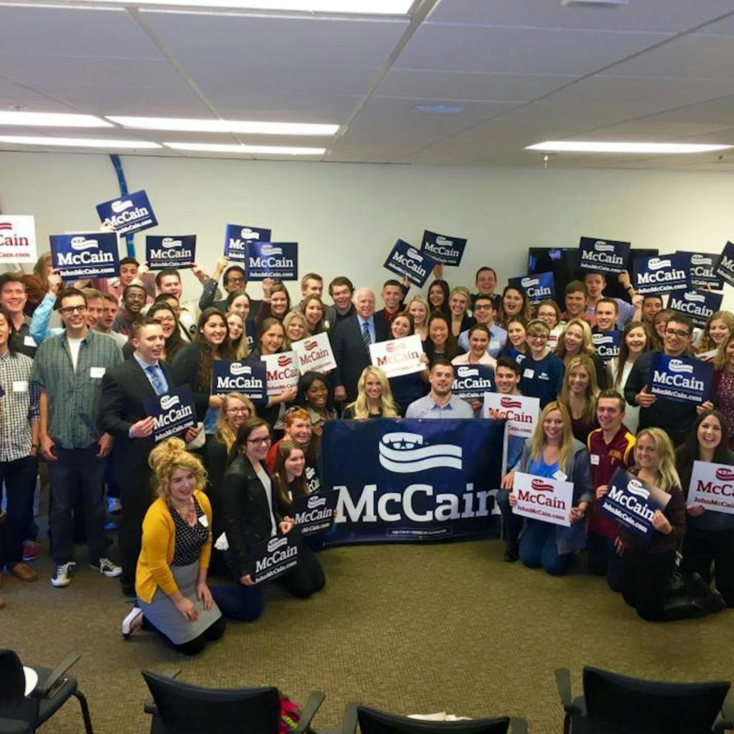Sen. John McCain and his campaign staff gather&nbsp;to support his cause. Photos courtesy of @TeamMcCain