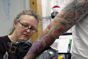 BIZ SMALLBIZ-WOMEN 2 RA