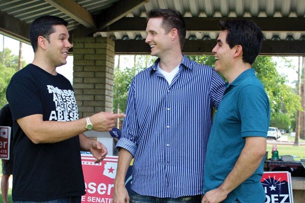 ASU alumni Ed Ableser, Andrew Sherwood and Juan Mendez speak about ASU at a meet and greet in Daley Park last Sunday. (Photo by Taylor Peterson)