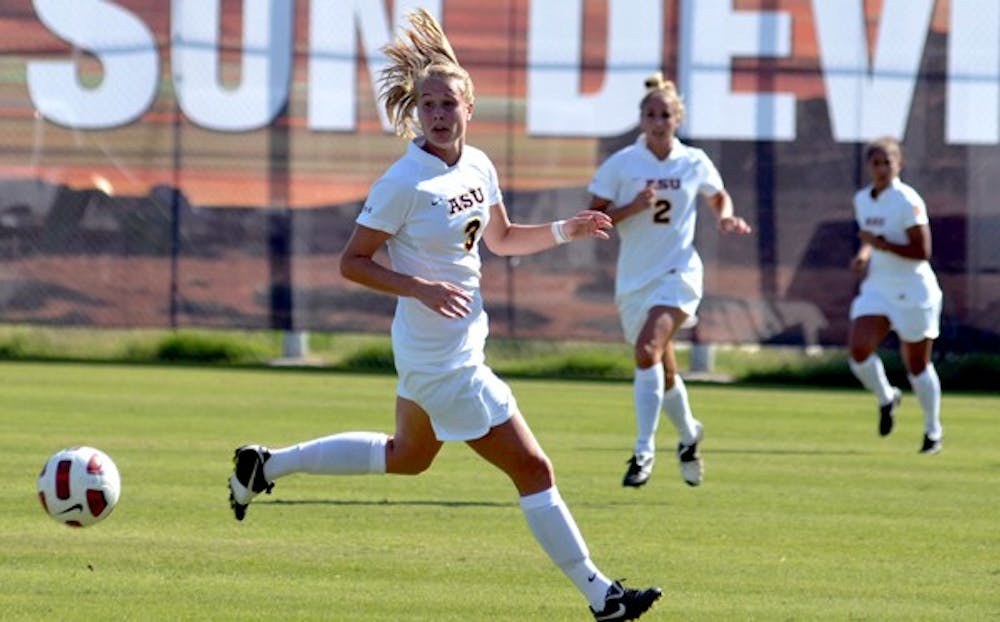ROAD WOES: Sophomore forward Sierra Cook moves to an incoming pass during a match against Cal last week. ASU lost to UO and OSU on the road over the weekend, making the team 2-5-1 in its last eight road games. (Photo by Aaron Lavinsky)