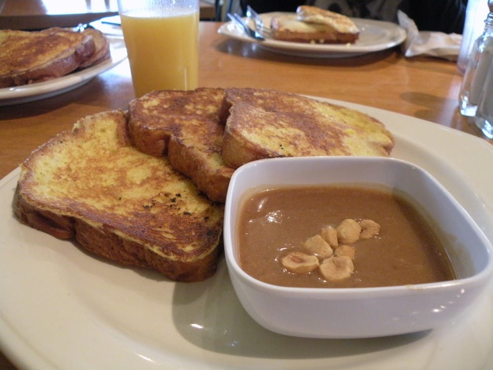 The oh-so-delicious Signature Brioche French Toast. Photo by Gabriela Rodiles. 