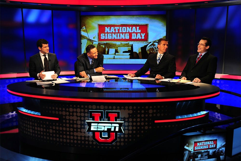 SPORTS FBC-SIGNINGS 3 CH