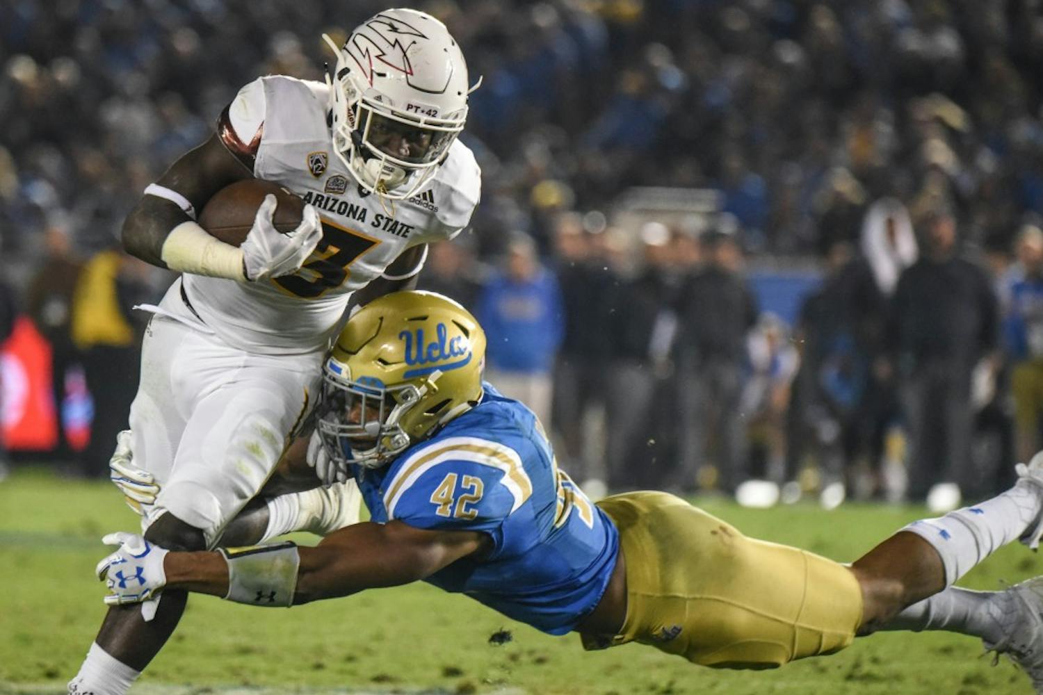 Eno Benjamin Avoids Tackle