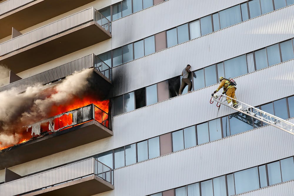 Los Angeles high-rise fire