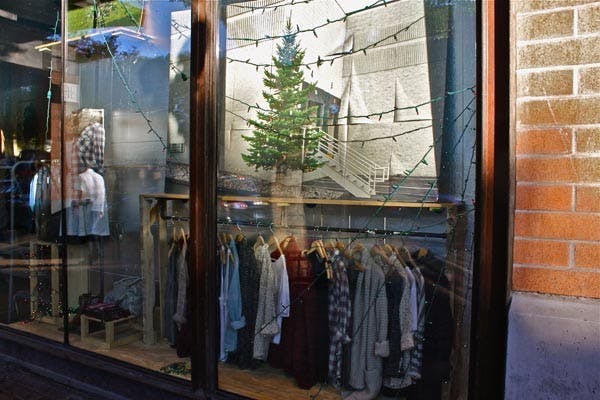 HOLIDAY JOB: Urban Outfitters and many other retailers are hiring for increased holiday traffic. Holiday hiring has shown a drastic improvement in the states over recent years. (Photo by Rosie Gochnour)